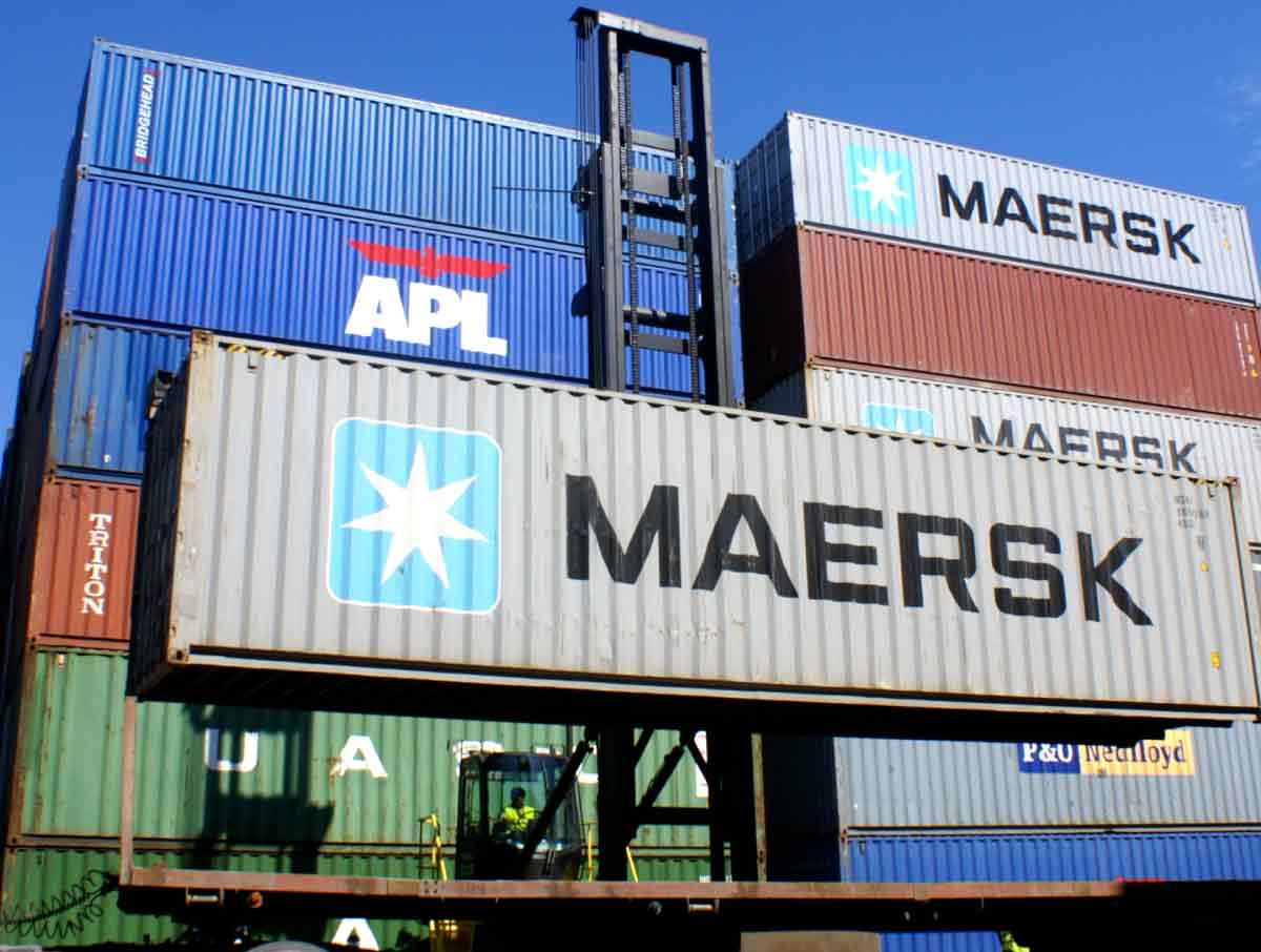 container loading on truck